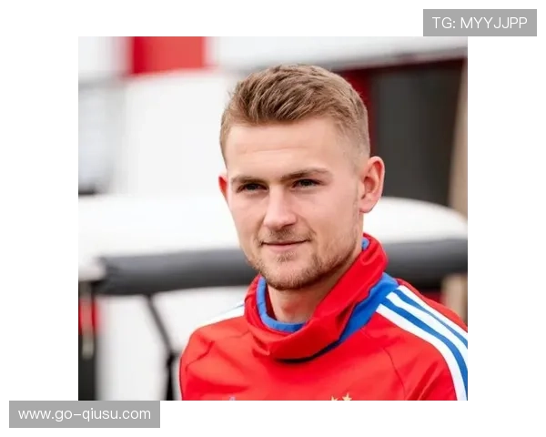 德里赫特读秒绝平后激情庆祝，曼联防线领袖彰显价值