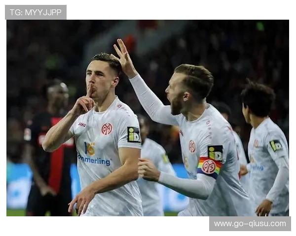 斯图加特vs法兰克福：克里斯滕森头球破门开局